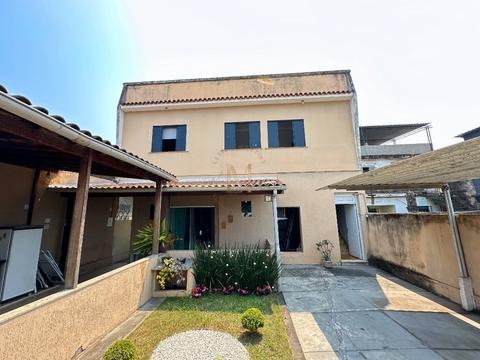 Casa à venda em Duque de Caxias, Saracuruna, com 6 quartos, com 40 m²